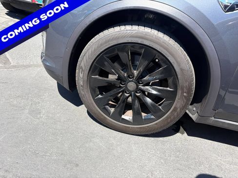 Used 2018 Tesla Model X 75D AWD/4WD image 3