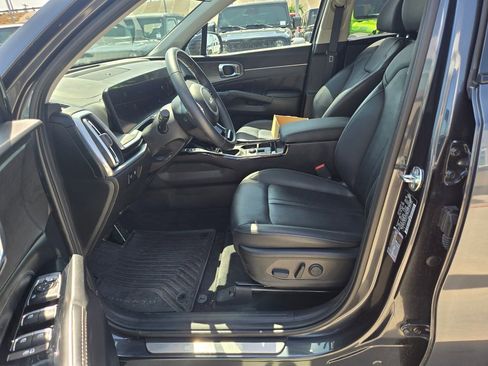 Used 2024 Kia Sorento SX image 8