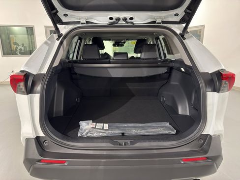 Used 2025 Toyota RAV4 XLE Premium image 9