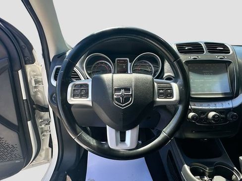 Used 2019 Dodge Journey SE FWD image 12