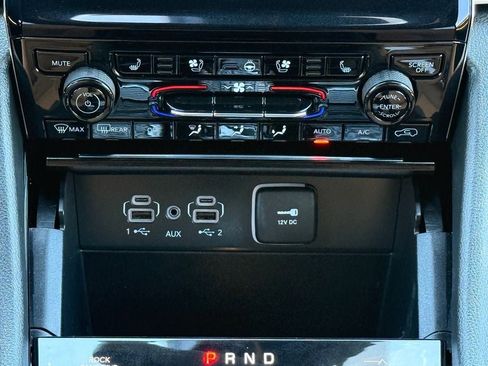 Used 2025 Jeep Grand Cherokee Summit AWD/4WD image 25