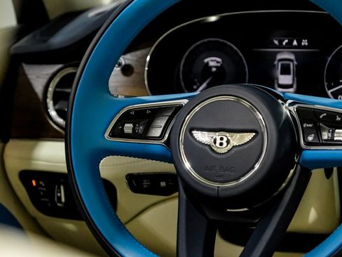 Used 2023 Bentley Bentayga Speed image 14