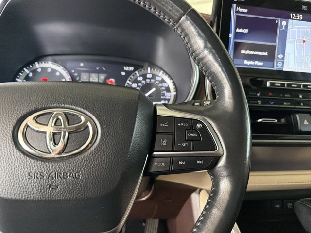 Used 2021 Toyota Highlander Platinum AWD/4WD image 16