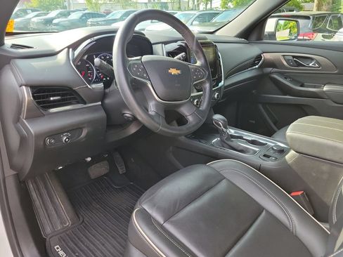 Used 2023 Chevrolet Traverse Premier FWD image 22