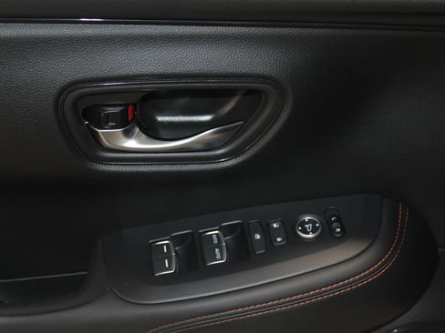 Used 2025 Honda HR-V Sport image 6