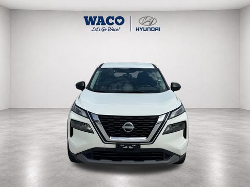 Used 2023 Nissan Rogue S AWD/4WD image 2
