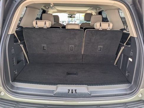 Used 2024 Ford Expedition Limited RWD image 11