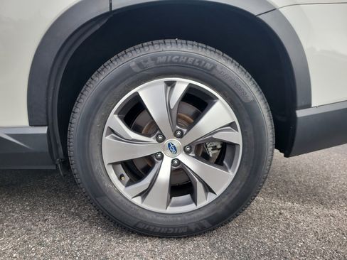 Used 2022 Subaru Ascent Premium w/ Convenience Package image 8