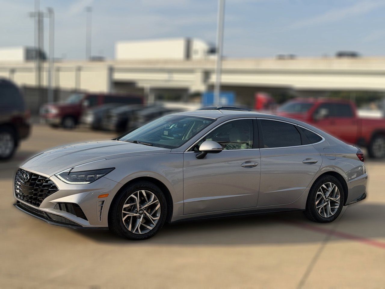 Used 2023 Hyundai Sonata SEL FWD image 2