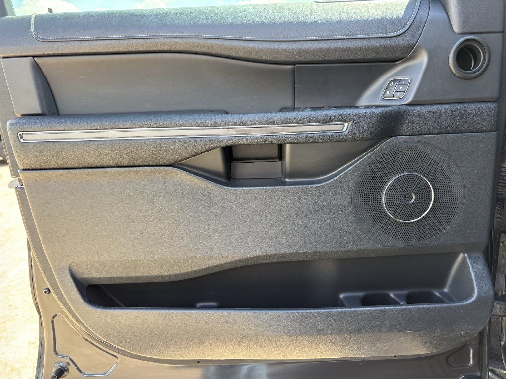 Used 2022 Ford Expedition Max XLT RWD image 10