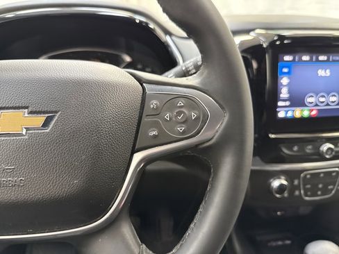 Used 2023 Chevrolet Traverse LT image 18