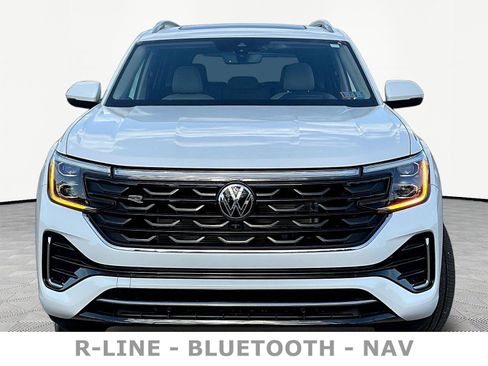 Used 2024 Volkswagen Atlas SEL Premium R-Line AWD/4WD image 2