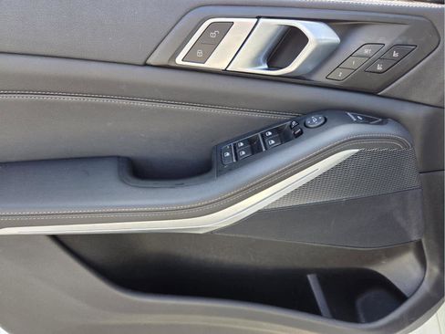 Used 2022 BMW X5 sDrive40i w/ M Sport Package RWD image 22