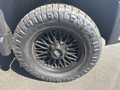 Used 2024 GMC Sierra 2500 Denali Ultimate AWD/4WD image 4