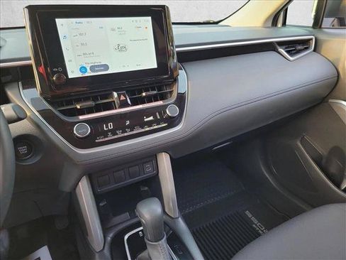 Used 2024 Toyota Corolla Cross LE FWD image 21