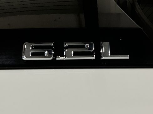 Used 2025 Chevrolet Silverado 1500 ZR2 w/ Technology Package AWD/4WD image 9