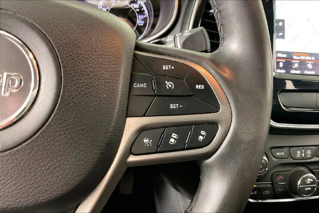 Used 2022 Jeep Cherokee Limited w/ Elite Package AWD/4WD image 9
