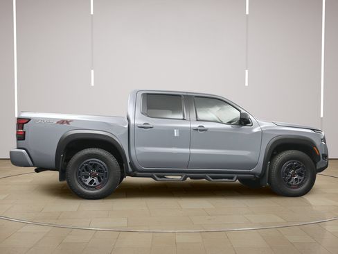 Certified 2025 Nissan Frontier PRO-4X AWD/4WD image 25