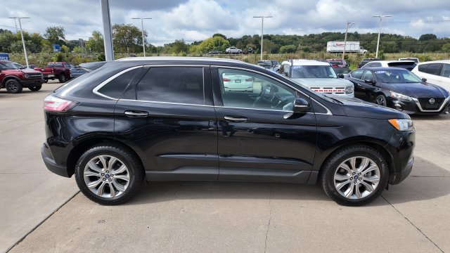 Used 2019 Ford Edge Titanium w/ Cold Weather Package AWD/4WD image 8
