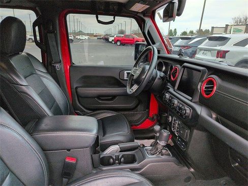 Used 2022 Jeep Wrangler Unlimited Sahara image 9