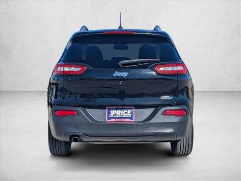 Used 2018 Jeep Cherokee Latitude image 7