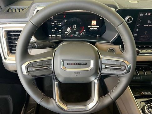 New 2026 GMC Canyon Denali image 7