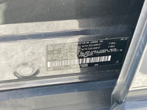 Used 2021 Toyota RAV4 LE w/ Carpet Mat Package (TMS) FWD image 13