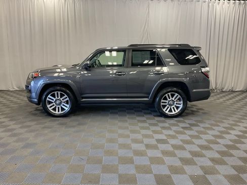 Used 2022 Toyota 4Runner TRD Sport AWD/4WD image 9