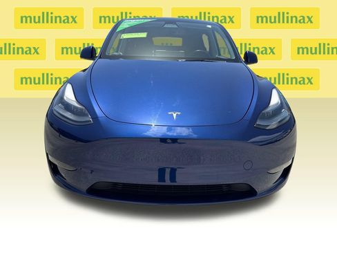 Used 2023 Tesla Model Y Performance AWD/4WD image 10