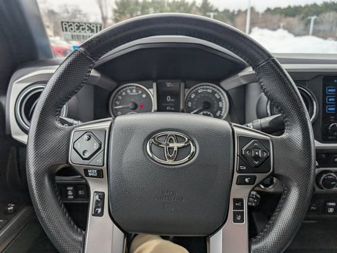 Used 2018 Toyota Tacoma Limited image 23