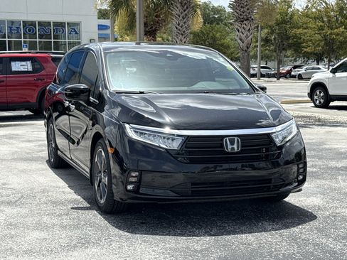 Certified 2023 Honda Odyssey Elite image 3