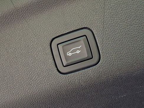 Certified 2023 GMC Yukon Denali Ultimate AWD/4WD image 33