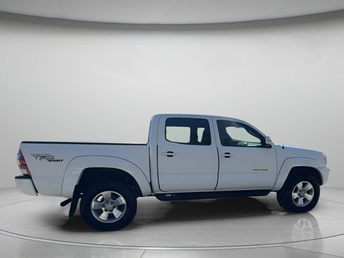 Used 2013 Toyota Tacoma PreRunner image 31