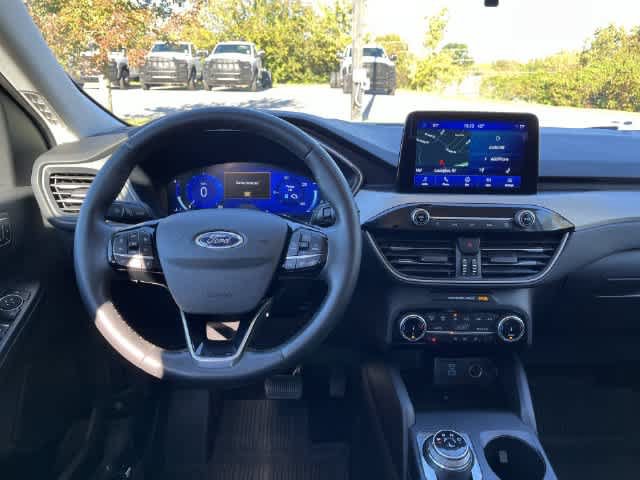 Used 2022 Ford Escape SEL w/ Technology Package FWD image 13