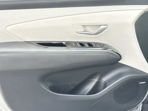 New 2025 Hyundai Tucson Limited image 9