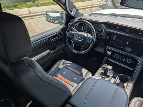 Used 2023 GMC Sierra 1500 AT4 w/ AT4 Premium Package AWD/4WD image 9