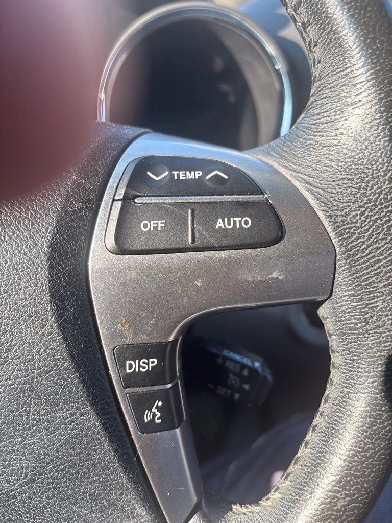 Used 2011 Toyota Highlander Limited w/ Tow Pkg FWD image 12