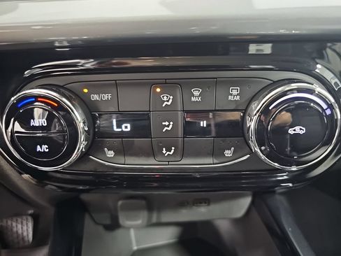 Certified 2024 Chevrolet Trax LT w/ Driver Confidence Package FWD image 27