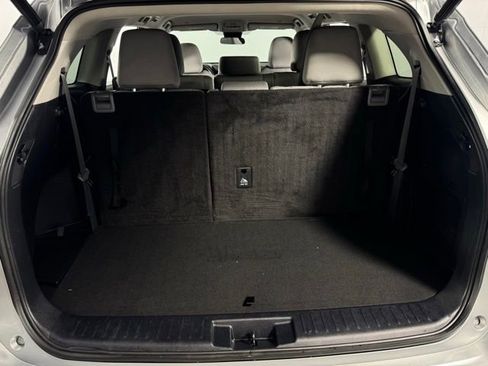 Used 2023 Toyota Highlander LE image 27