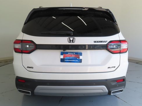 Used 2023 Honda Pilot Elite image 4