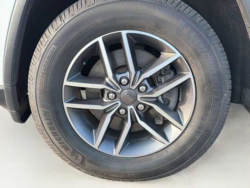 Used 2021 Jeep Grand Cherokee Limited AWD/4WD image 34