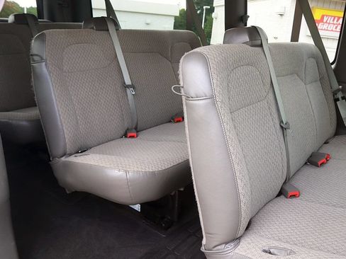 Used 2025 Chevrolet Express 3500 LT w/ LT Preferred Equipment Group RWD image 10