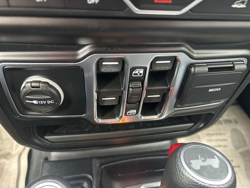 Used 2021 Jeep Wrangler Unlimited Sport AWD/4WD image 23