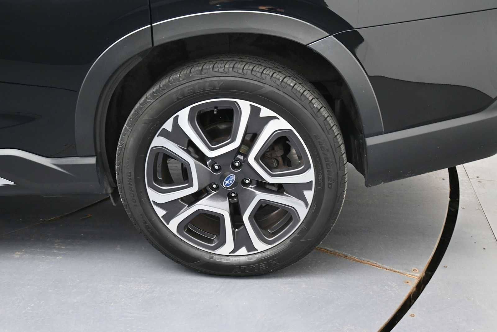 Used 2024 Subaru Ascent Limited AWD/4WD image 5