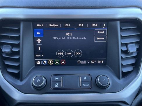 Used 2023 GMC Acadia SLT image 4