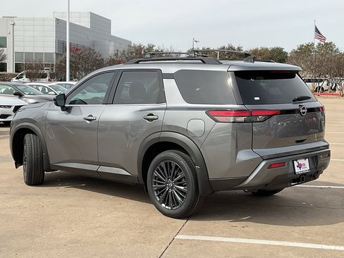 New 2026 Nissan Pathfinder SL image 7