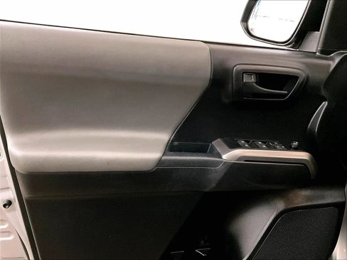 Used 2021 Toyota Tacoma SR5 image 22