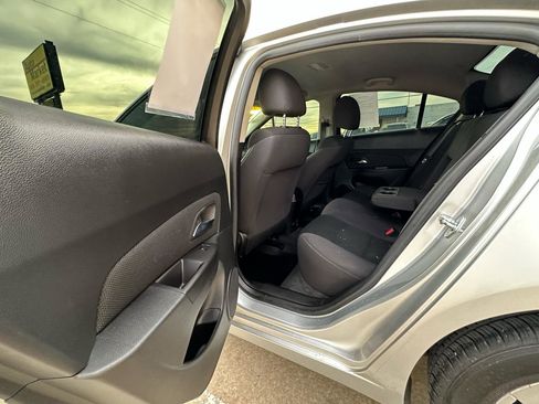 Used 2016 Chevrolet Cruze LT image 24