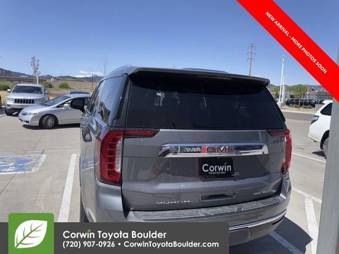 Used 2021 GMC Yukon SLT w/ SLT Premium Package image 6