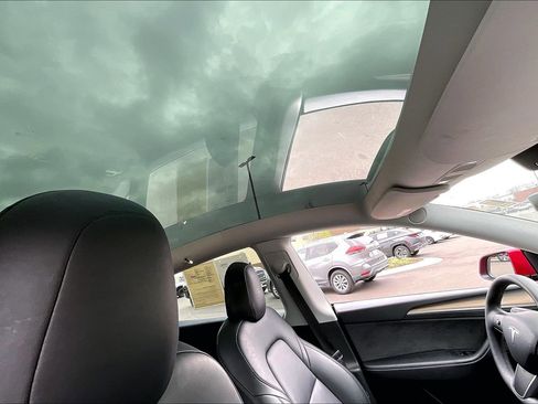 Used 2022 Tesla Model Y Performance image 27